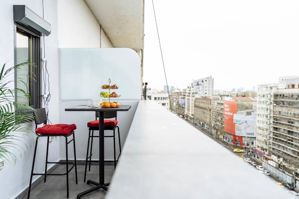 Amazing City View - Terrace+Netflix - City Center Бухарест Экстерьер фото