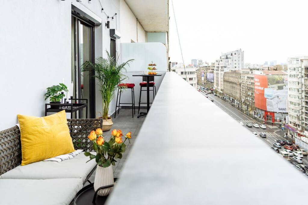 Amazing City View - Terrace+Netflix - City Center Бухарест Экстерьер фото